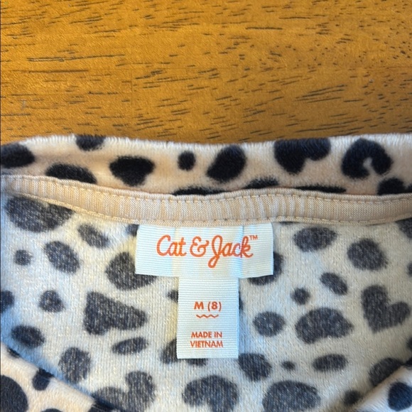 Girls leopard long sleeve velour top size medium (8). - Picture 5 of 5